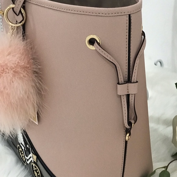 🌷Authentic MICHAEL KORS Drawstring 3 PC Tote Set - Picture 5 of 8